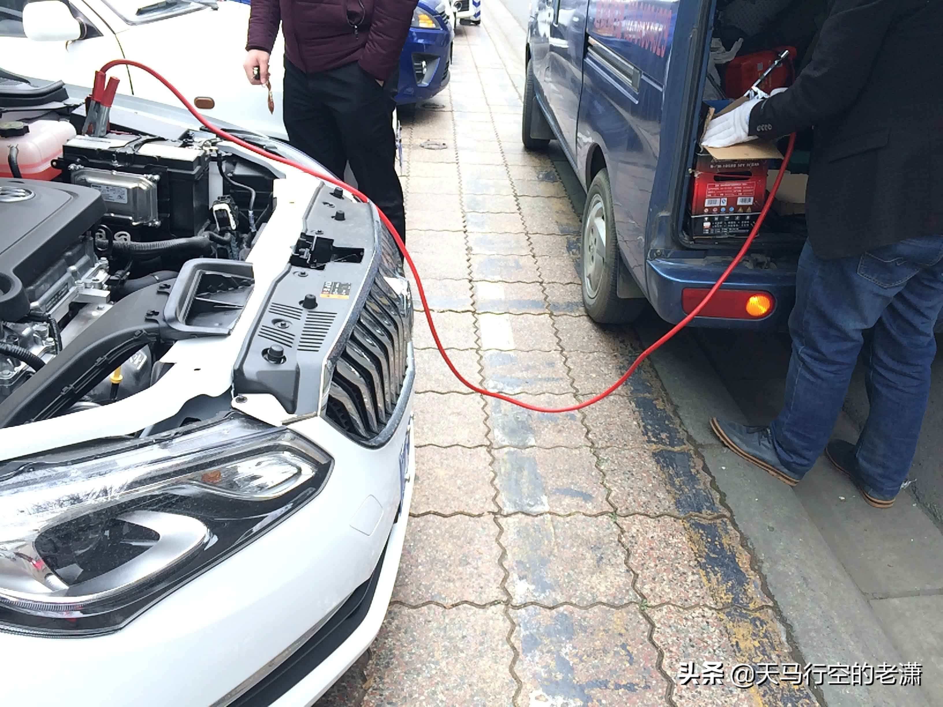 汽车停车溜车该怎么处理,怎样避免汽车溜车