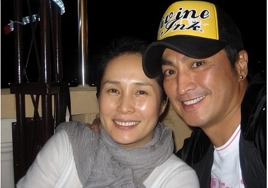 展昭何家劲至今单身,展昭何家劲为啥退出演艺圈