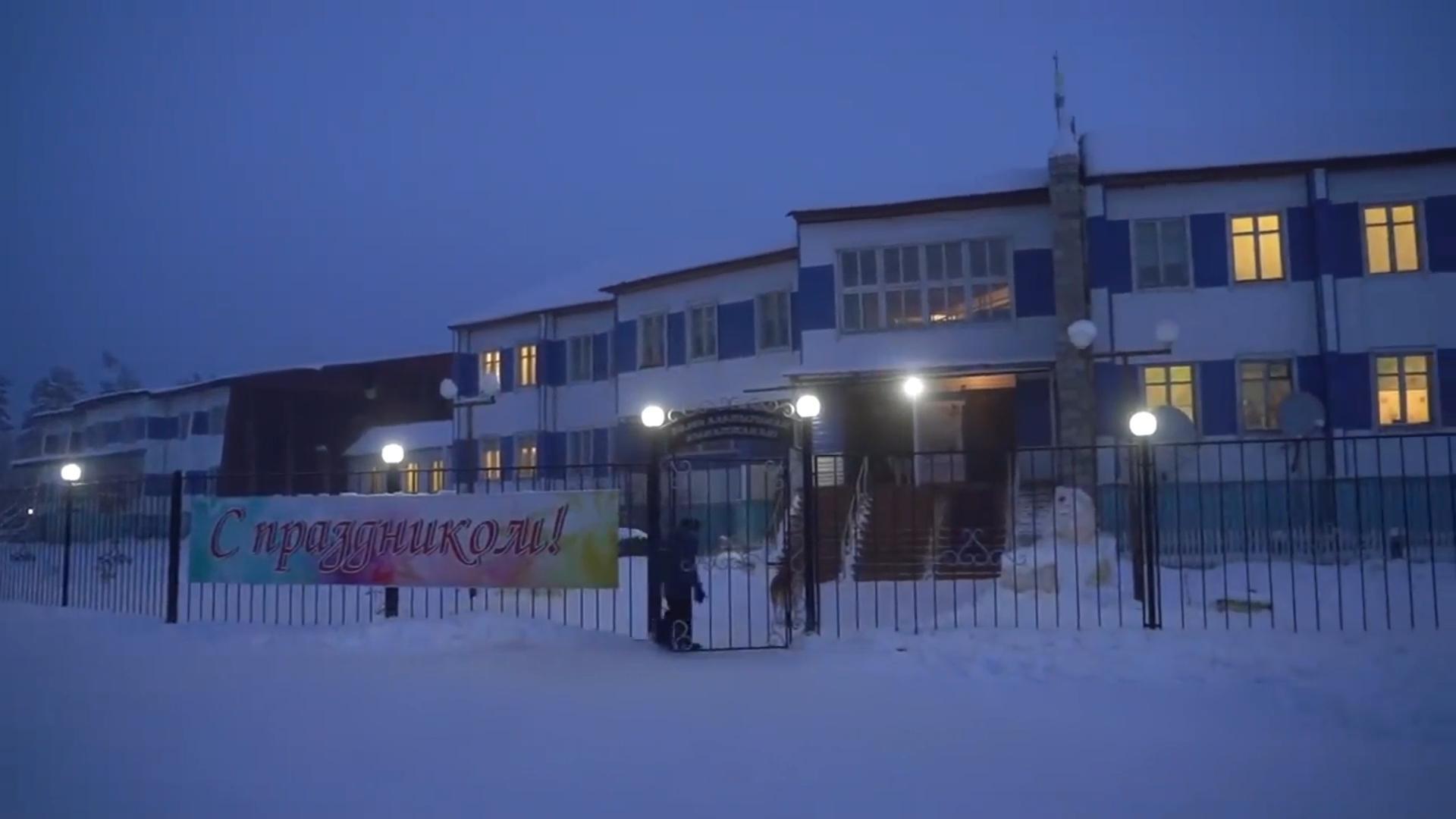 零下71度的俄罗斯雅库特，9岁的男孩怎么自己走路去上学？