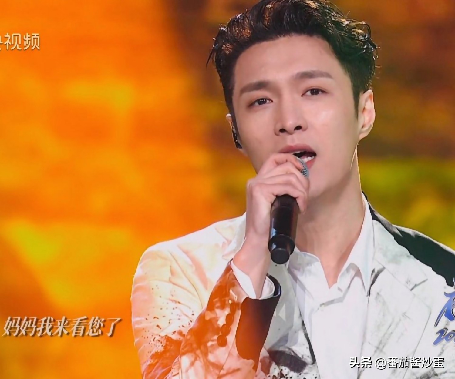 央视跨年收视率稳居第一，湖南卫视主持人阵容大变样，谢娜成歌手