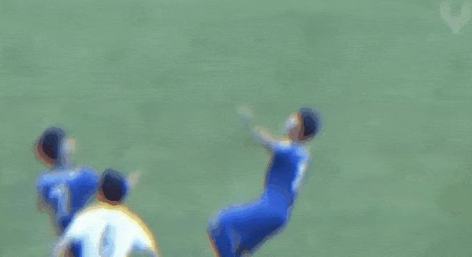 球迷骂国足退钱搞笑视频完整版,国足0-1卡塔尔韦世豪采访主力