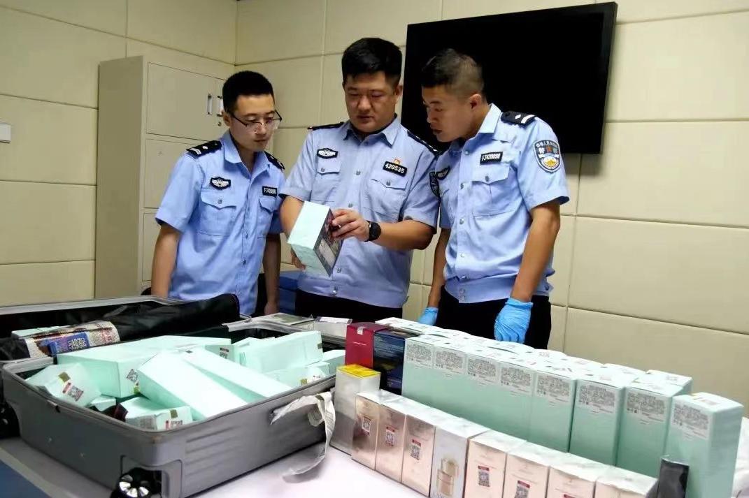 案值5000万元！查获“套代购”*私走**