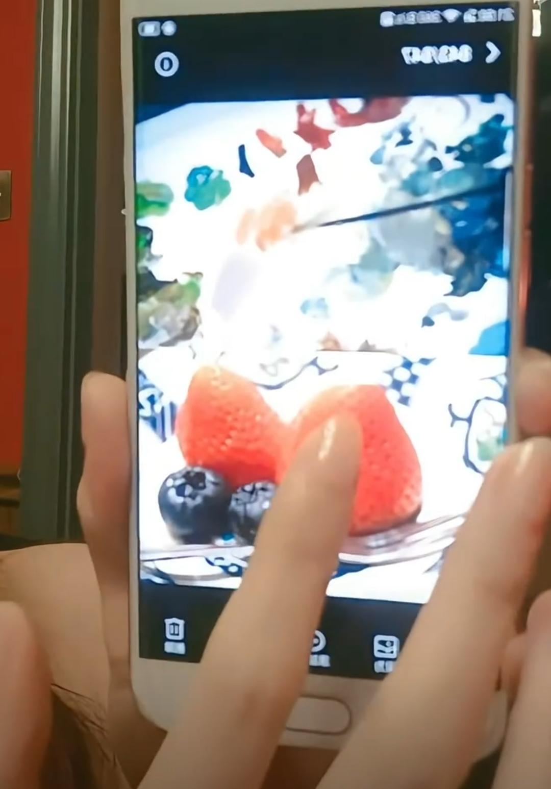 马卉回应疑似不雅图片,马卉就直播露出不雅画面致歉