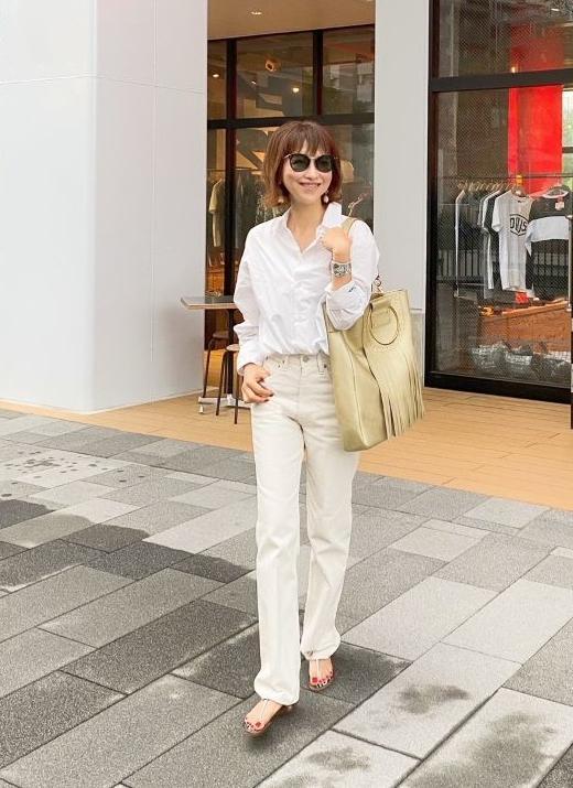 中年女性穿衣颜色搭配,中年女性适合什么样的穿衣风格