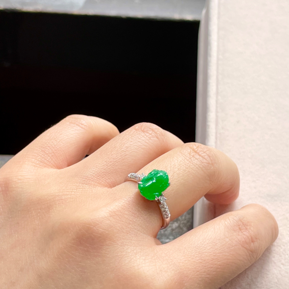 新手翠友定制翡翠该如何选料,翡翠1千万