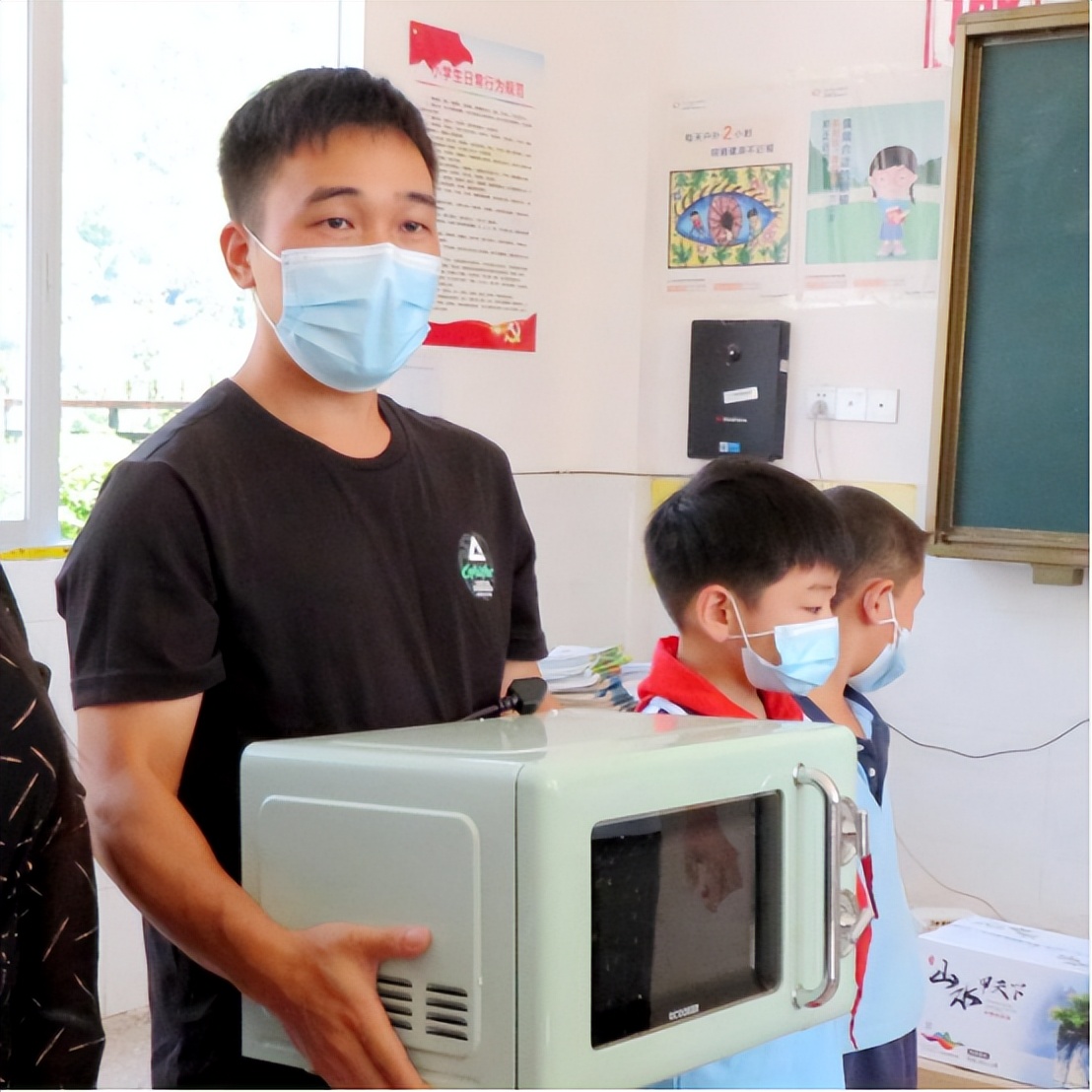 一支“119”车队，直奔桂林灌阳野猪殿，到底感动谁？