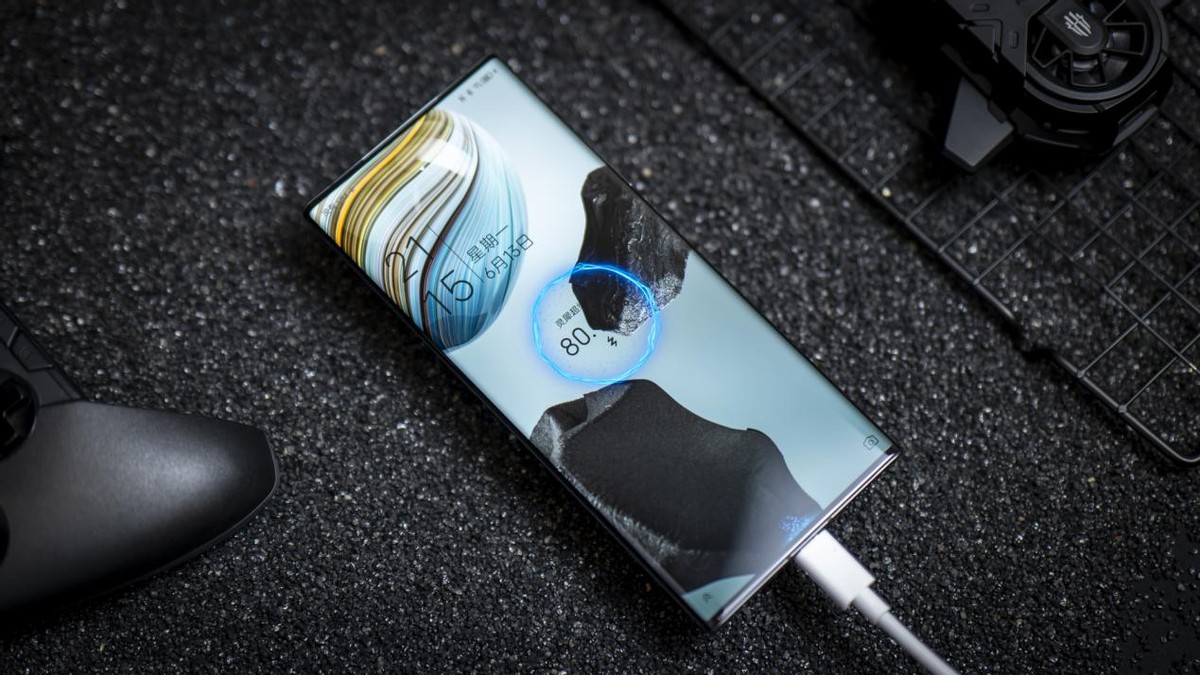 梦寐以求的无缺全面屏影像旗舰，中兴Axon40Ultra评测