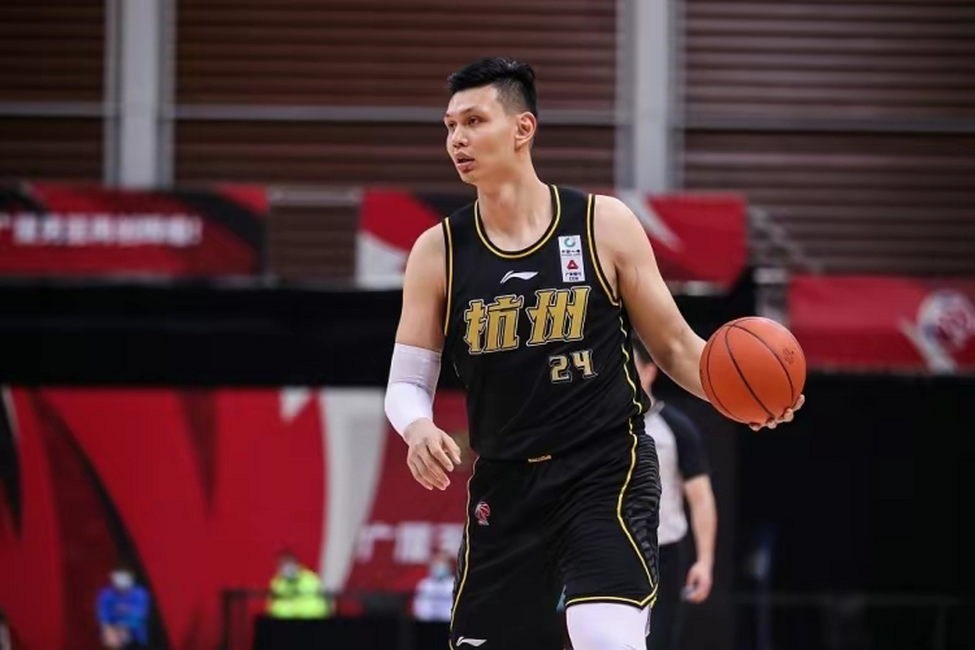 cba重磅引援北京首钢新疆男篮,cba选秀大会郭艾伦