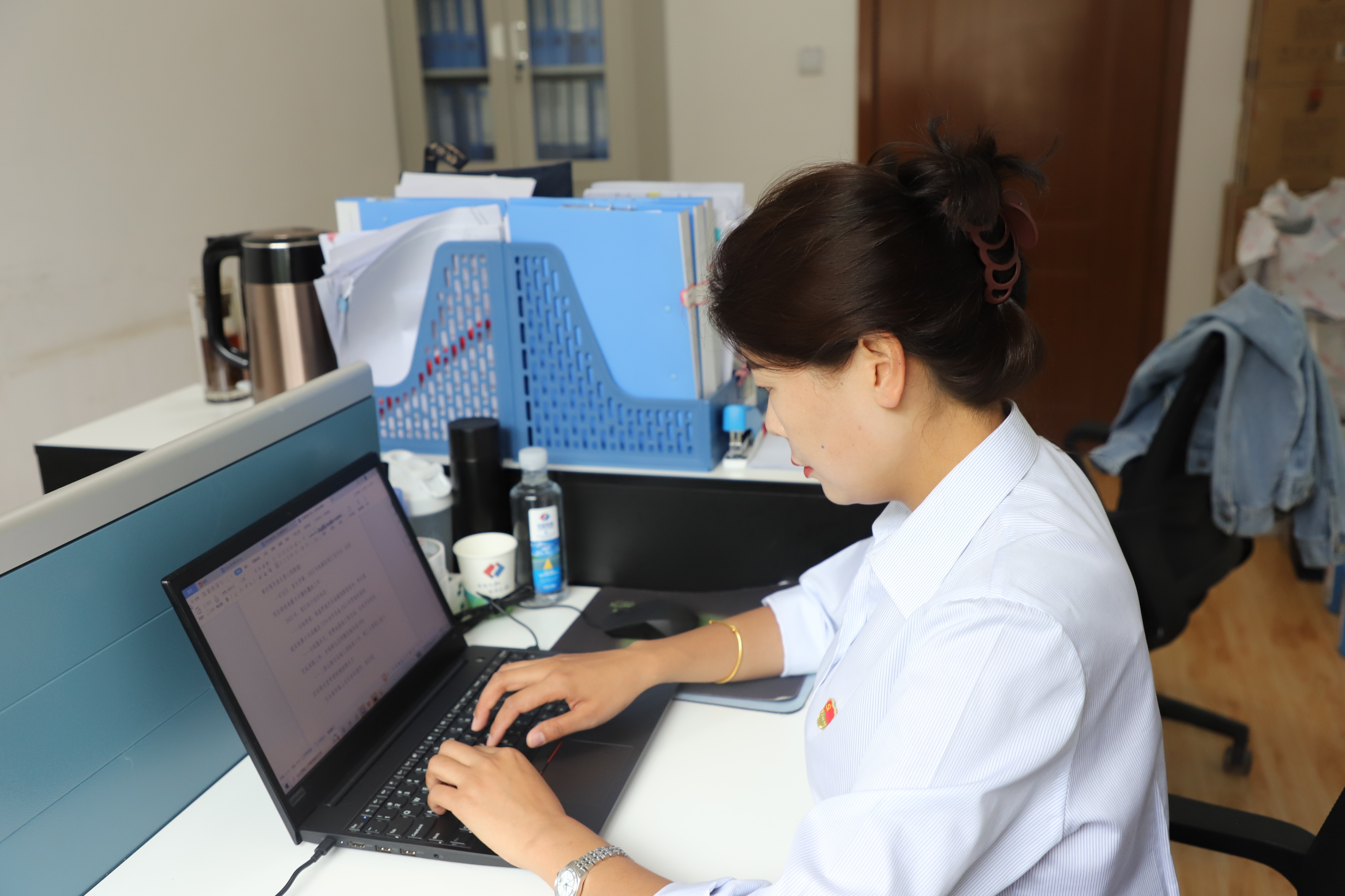 山顶上的卓玛完整版,青藏高原上的卓玛