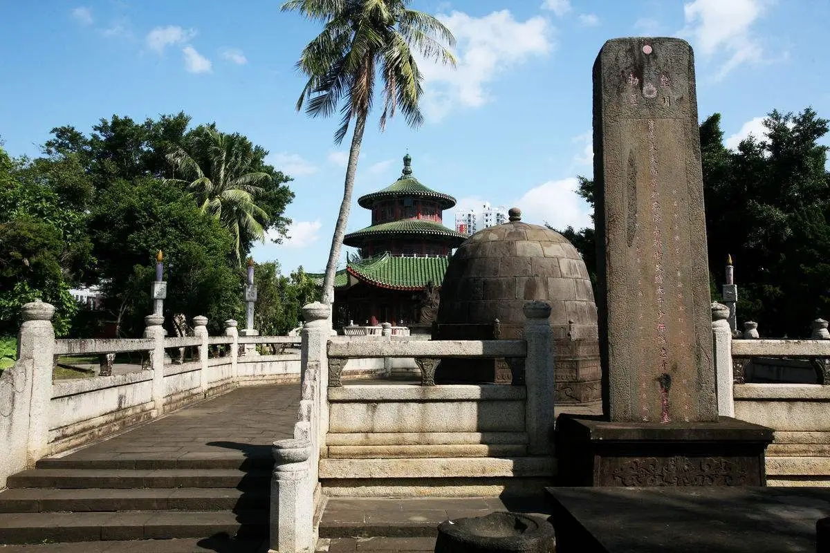 八十年代修铁路发现的大墓,被盗过的老百姓墓图片