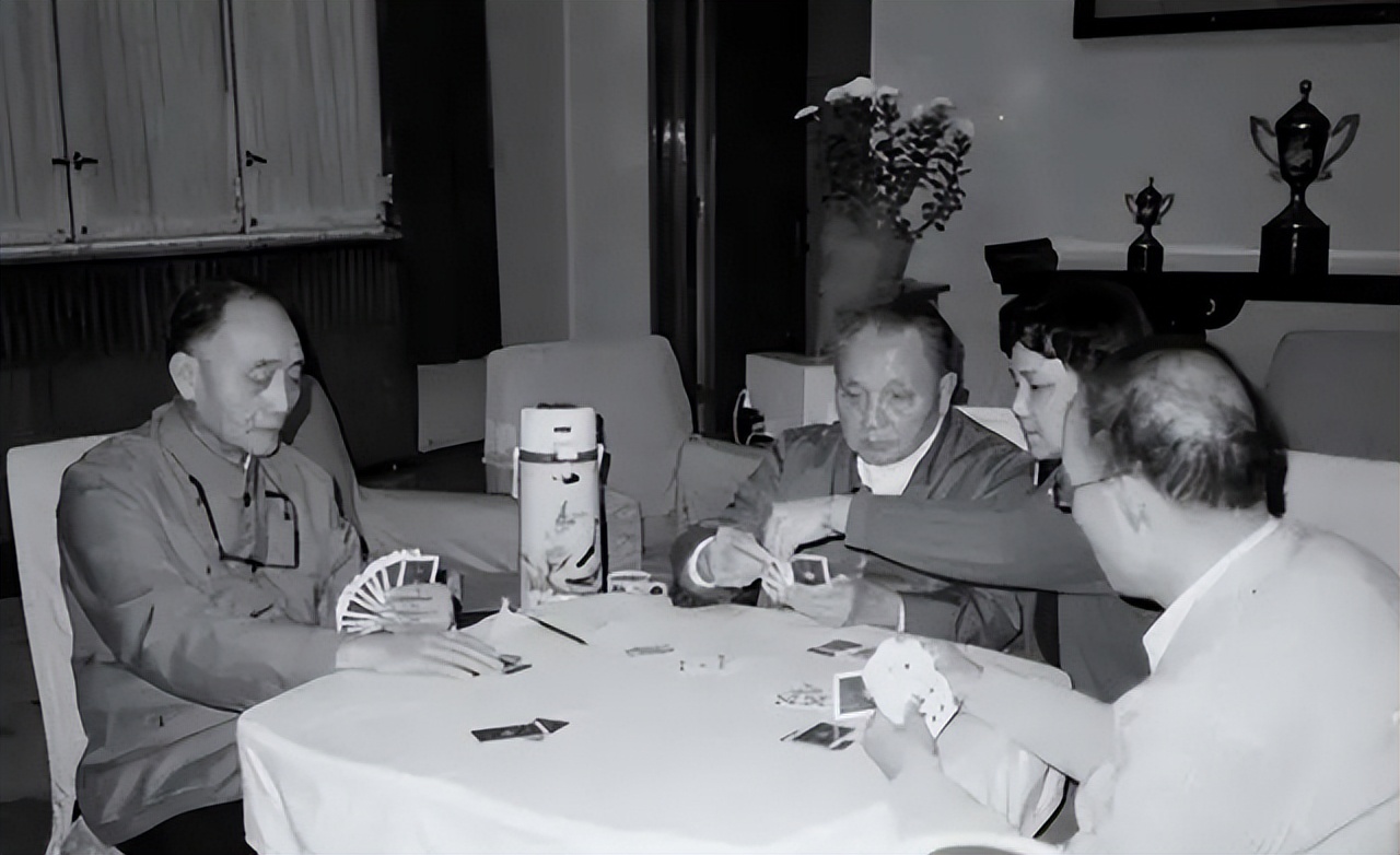 1988年聂卫平获“棋圣”称号,*小平邓**:圣人不好当，还是当老百姓好