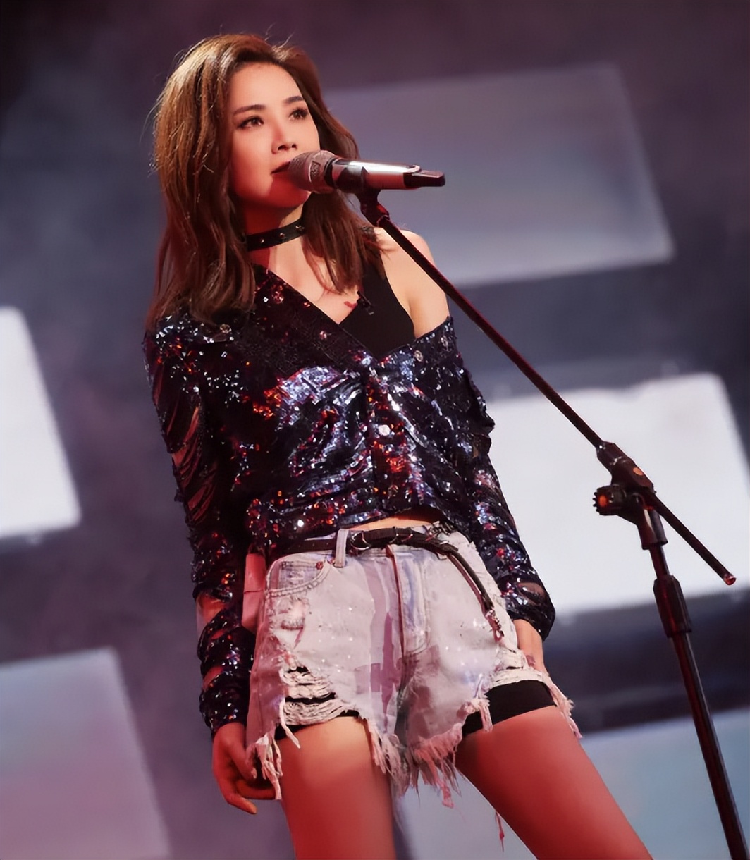 一脸福相天生富贵的几位女明星,天生自带苦相的十位女明星