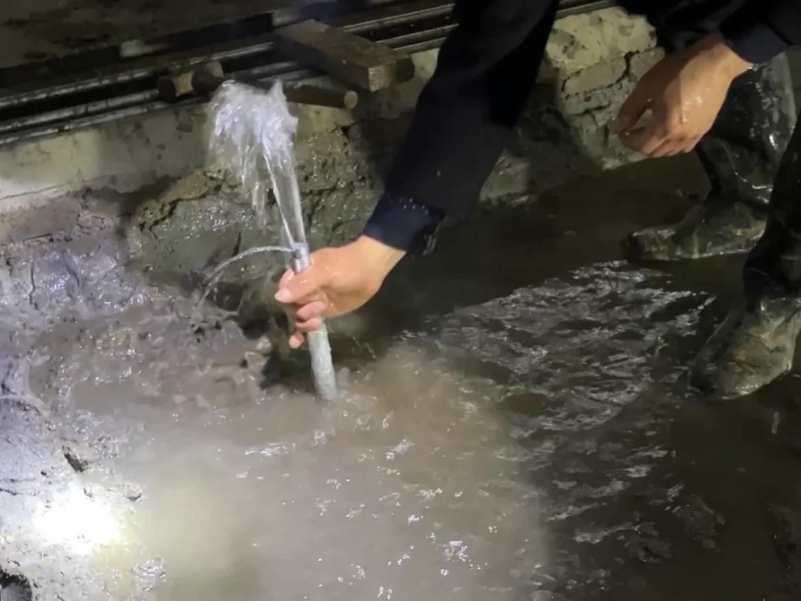 地下车库渗水堵漏怎么做最好,地下车库墙体漏水怎么补救