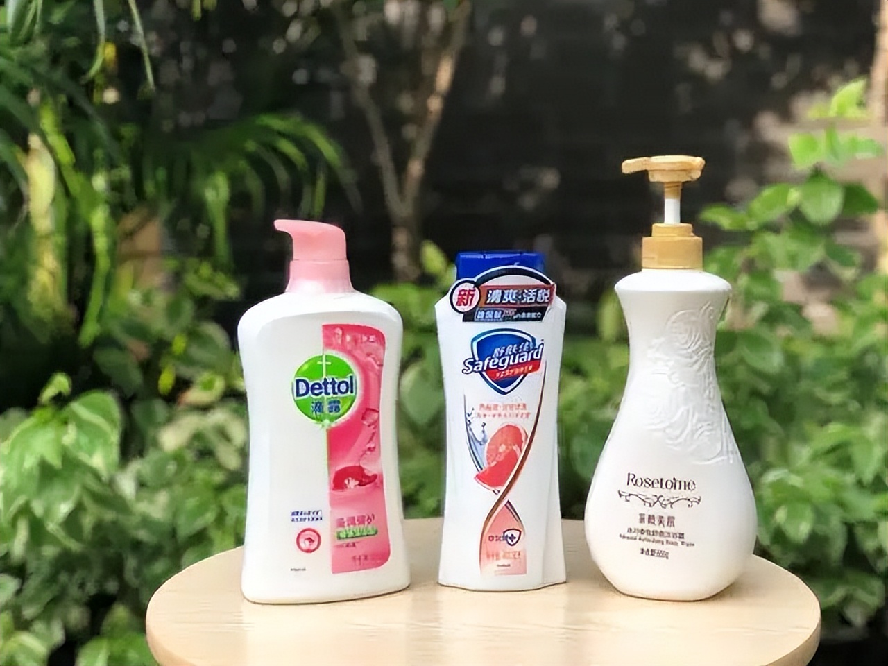 洗完澡身上痒还起皮是怎么回事,洗完澡皮肤干燥起皮浑身痒