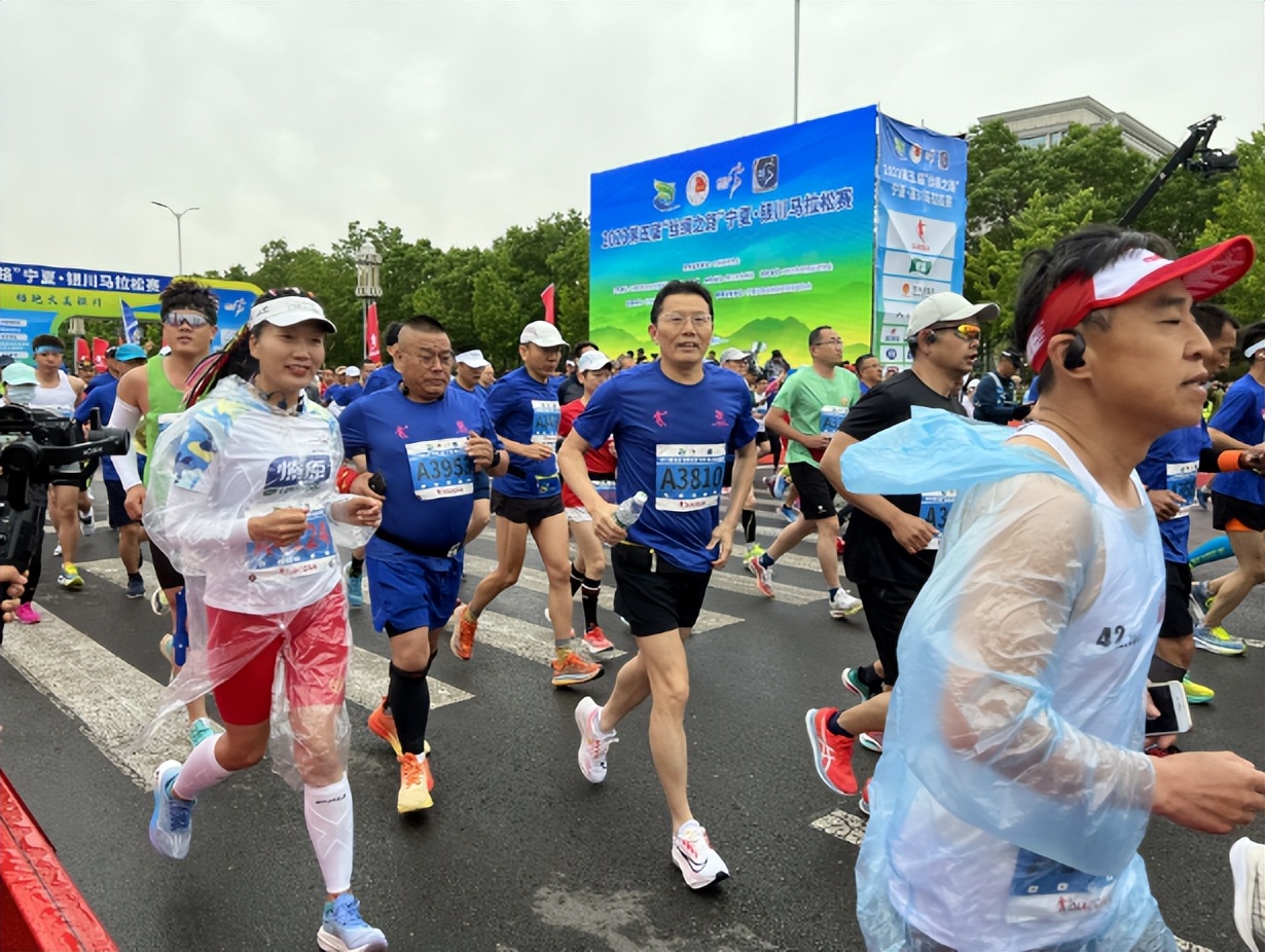 银川马拉松运动员名单,银川半程马拉松最后一名