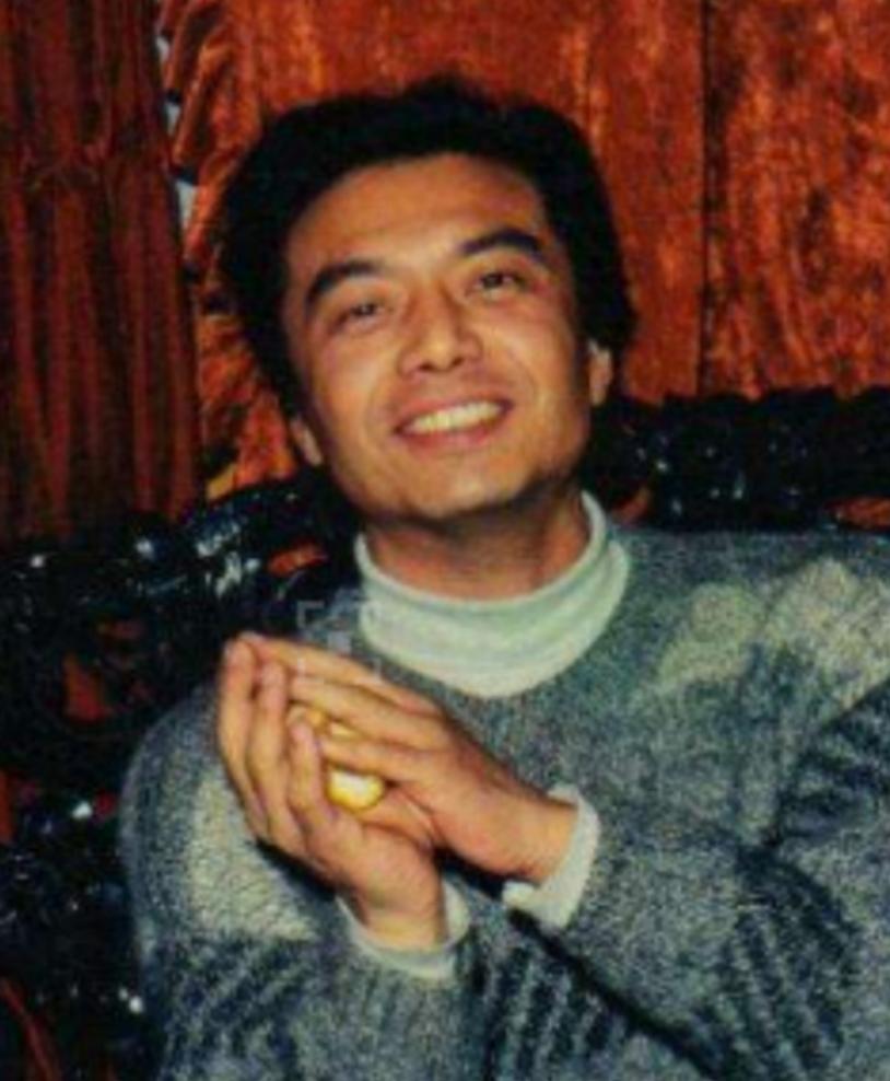 薛飞：34岁辞职央视，出国摆地摊，43岁回国教书，儿子是他的骄傲