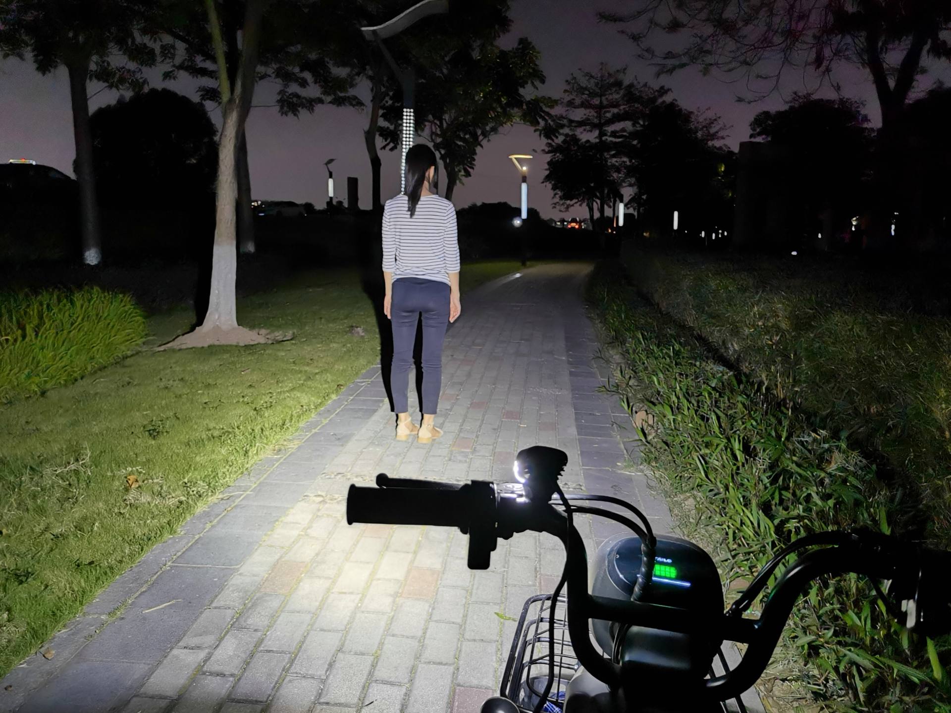 3000流明自行车夜骑灯,迈极炫rn3000与mj902s