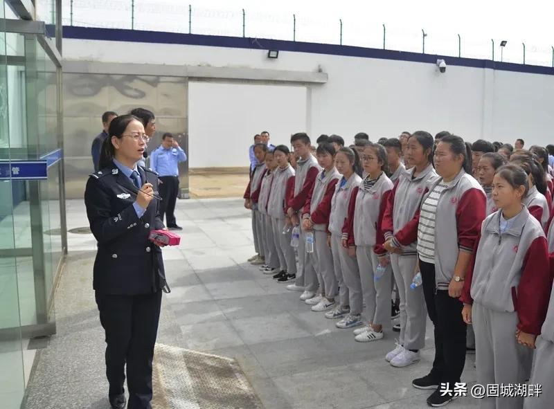 看守所一天的真实生活视频,看守所的一天的真实生活纪录片