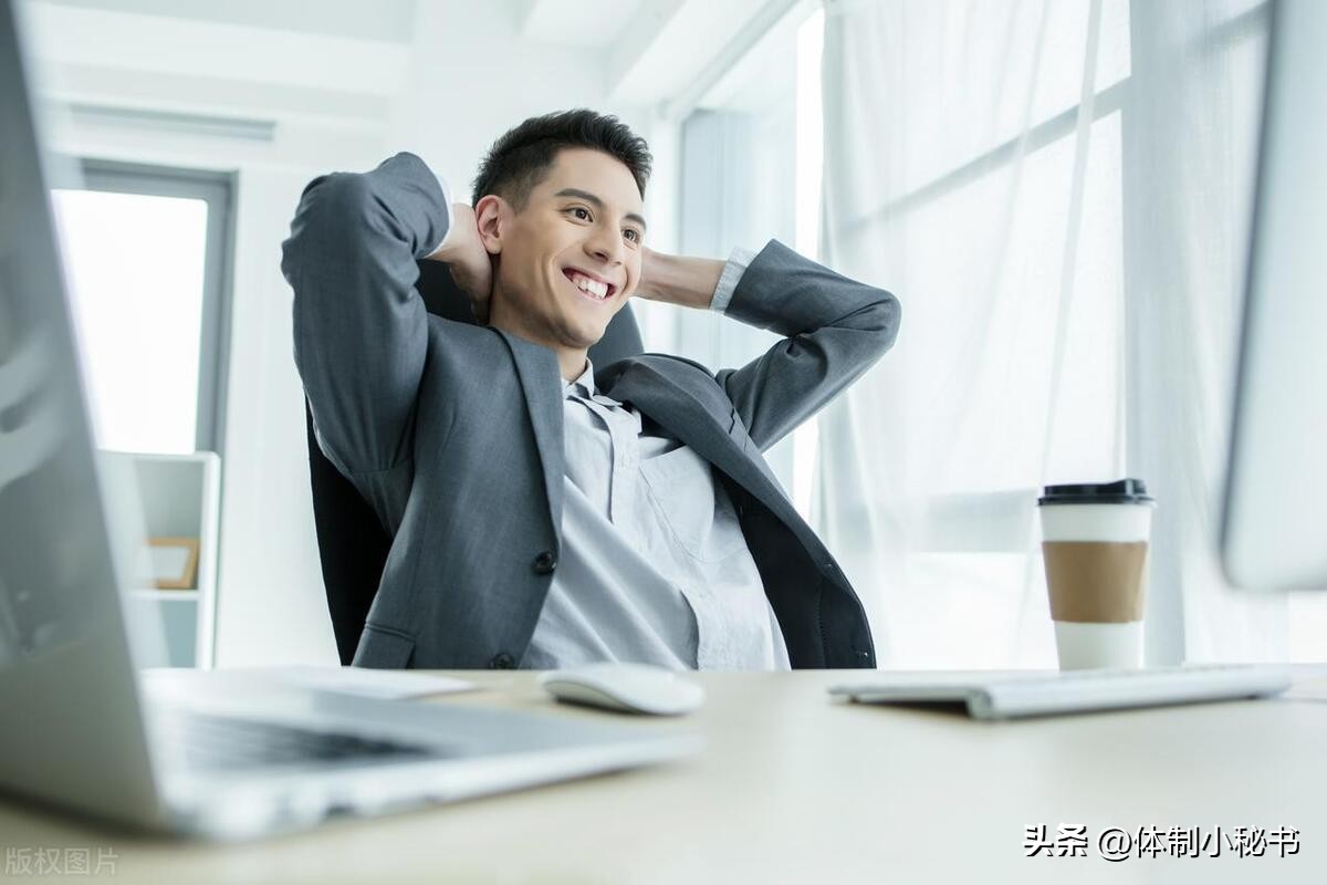 一个普通公务员怎样能当县长,普通公务员如何做到副县长