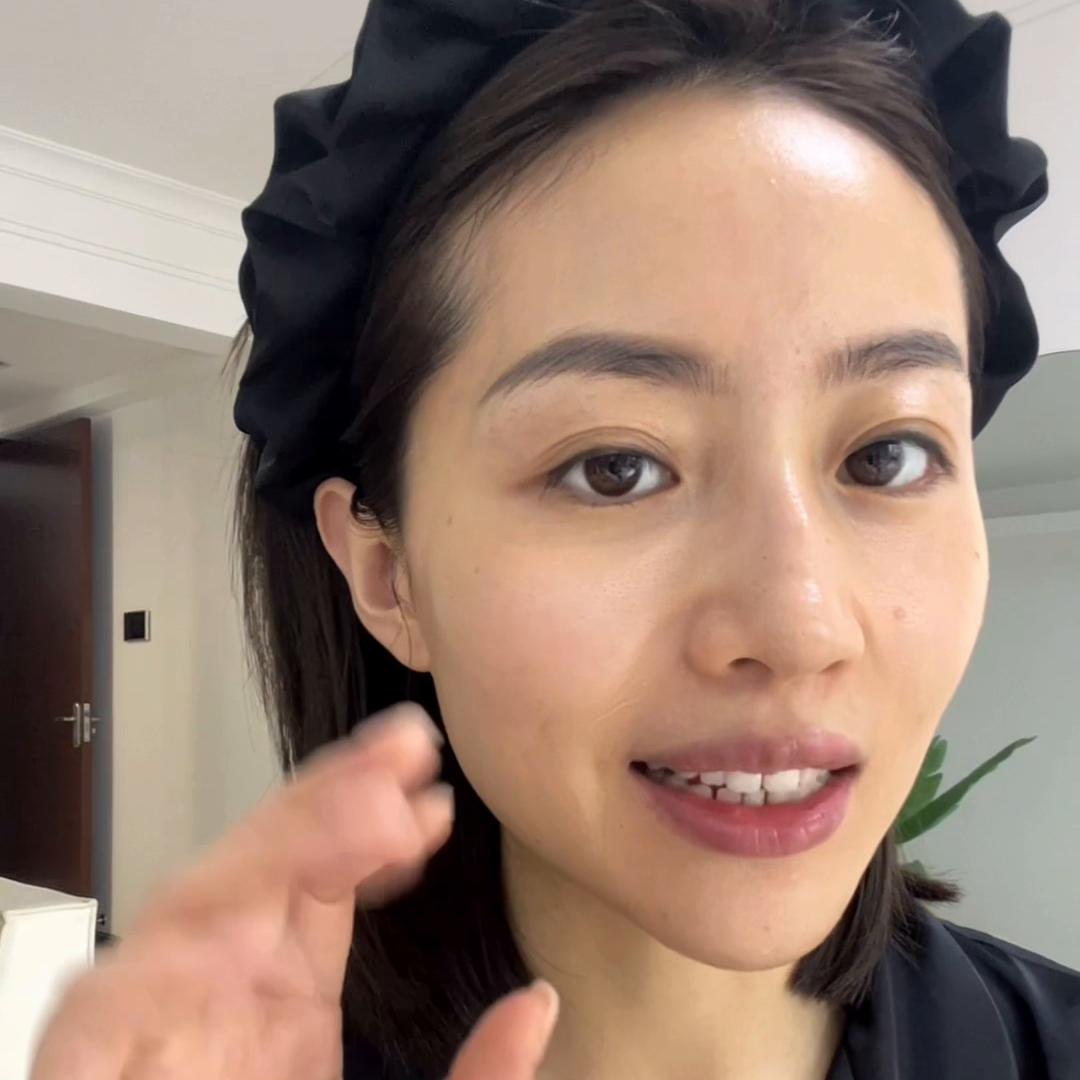 干皮爱卡粉、毛孔粗大的姐妹，用它拯救你的底妆，这辈子没...