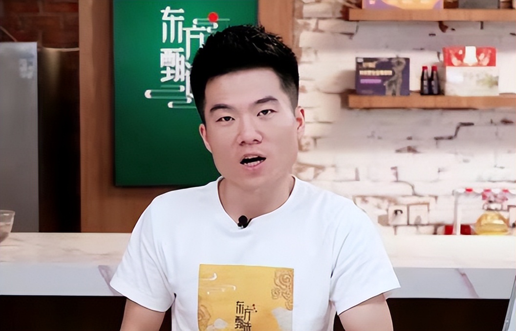 董宇辉从老师讲师到直播间售货员,从董宇辉爆红谈人才变现