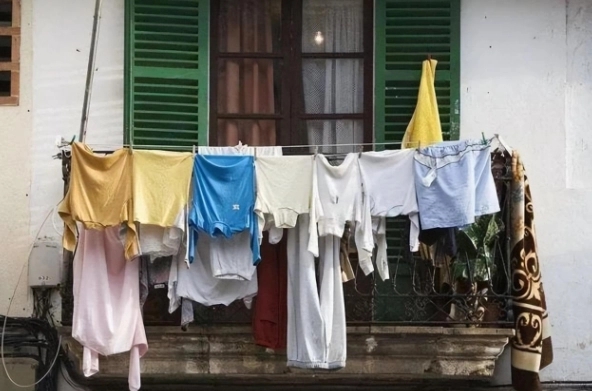 衣服为什么不可反过来晒,衣服怎么晒才正确的