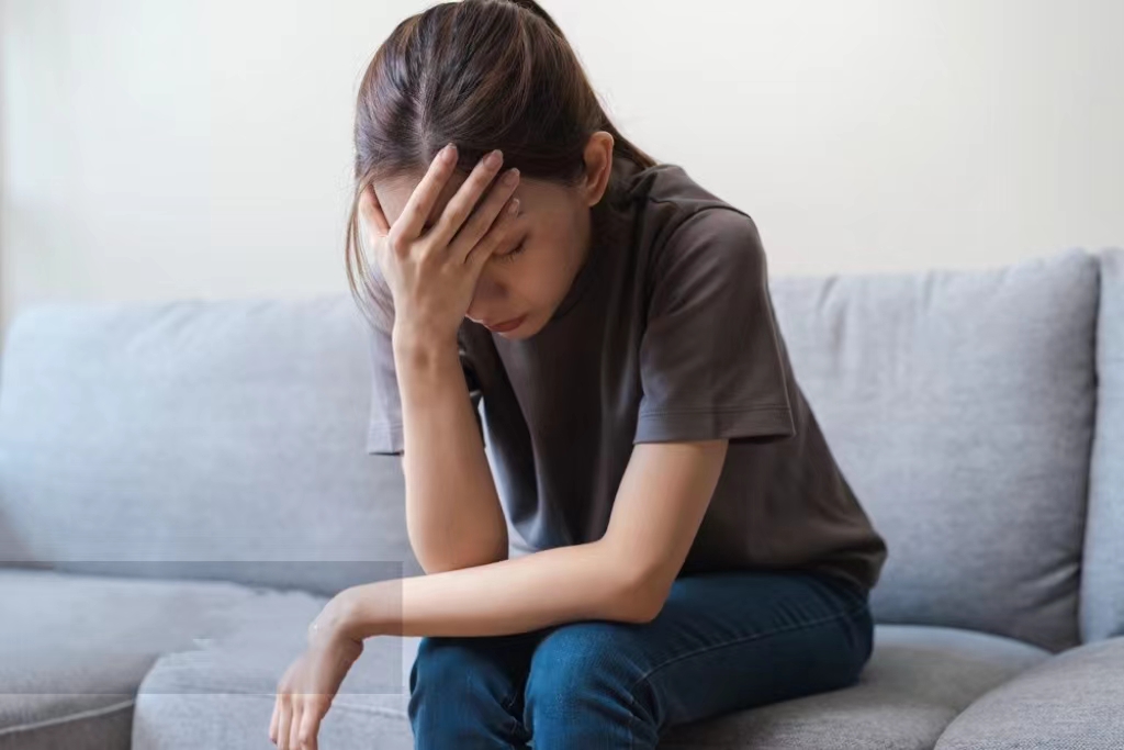 双相情感障碍父母不给治怎么办,幻听症怎么和孩子沟通