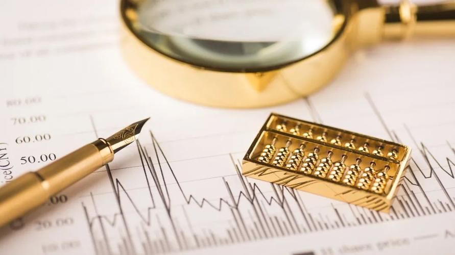 10万黄金，涨了3万，金店9万回收？央行大举买金，老百姓却亏钱？