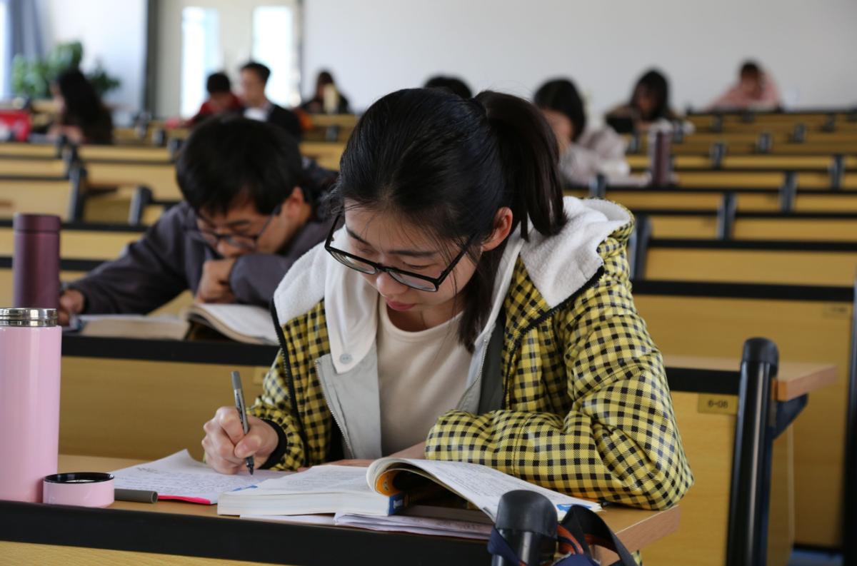 学硕为什么分数更容易考高,学硕含金量不高难就业