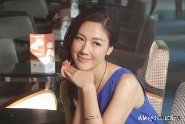 她是唯一五甲不入最上镜小姐,家道中落成TVB配角,为纪念奶奶改名