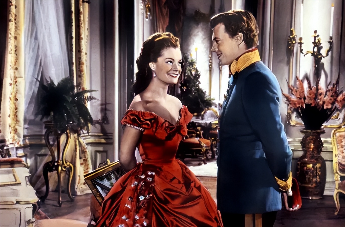 茜茜公主泡温泉治病,茜茜公主敷牛肉面膜