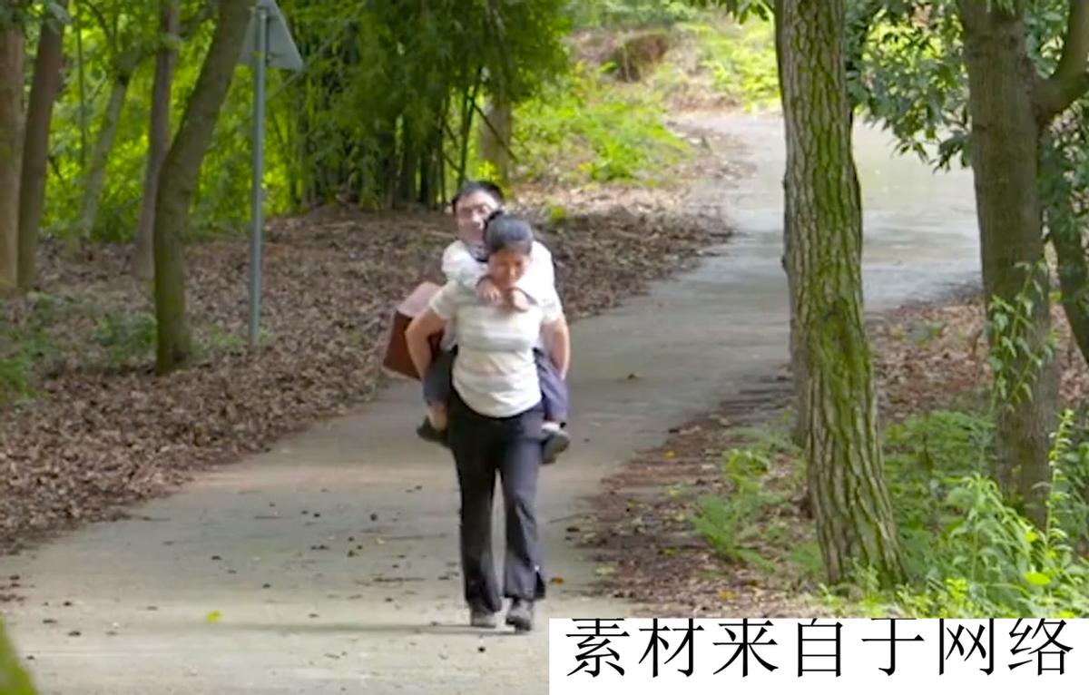 身高不足150被歧视,于都乡村医生侏儒症