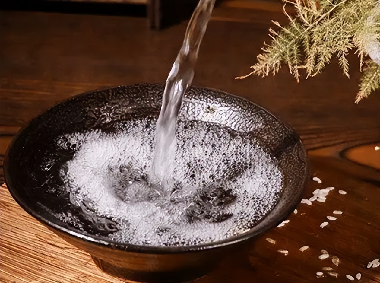 牛栏山新一代白酒是勾兑酒吗,牛栏山白酒为什么后劲这么大