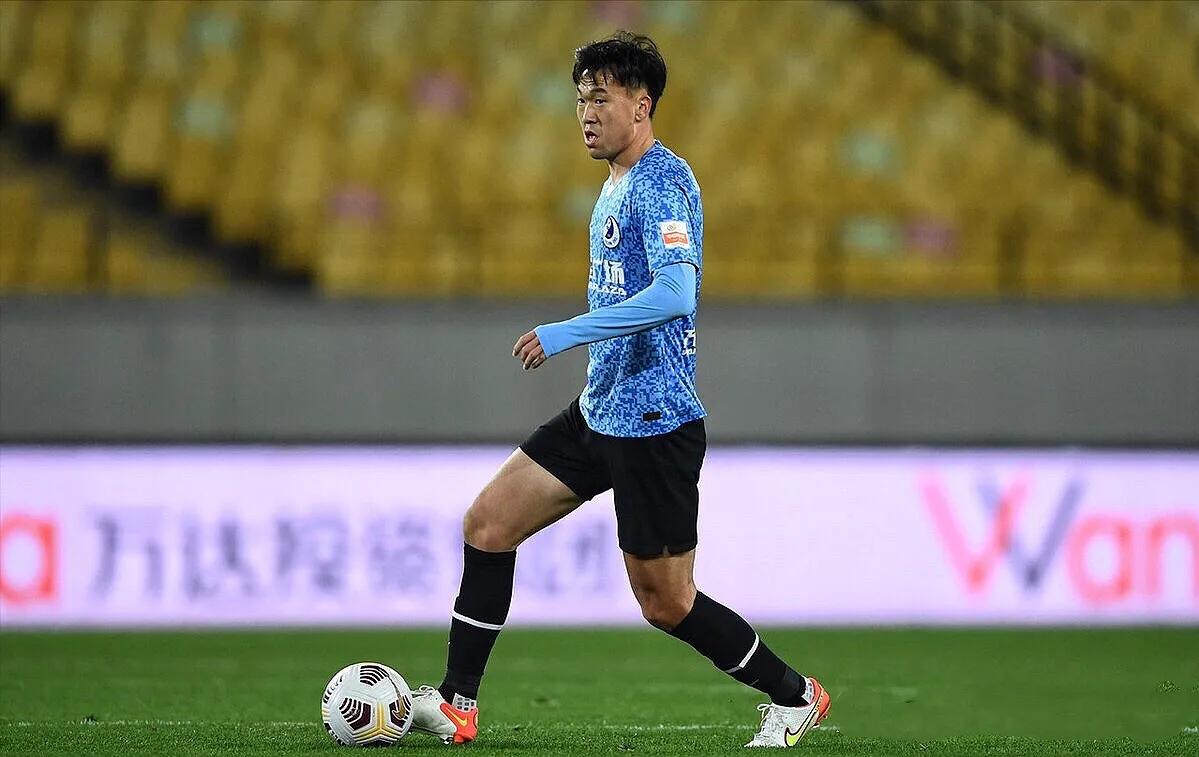 在建设中吆喝，在挣扎中掉级，十问大连足球究竟能走多远……