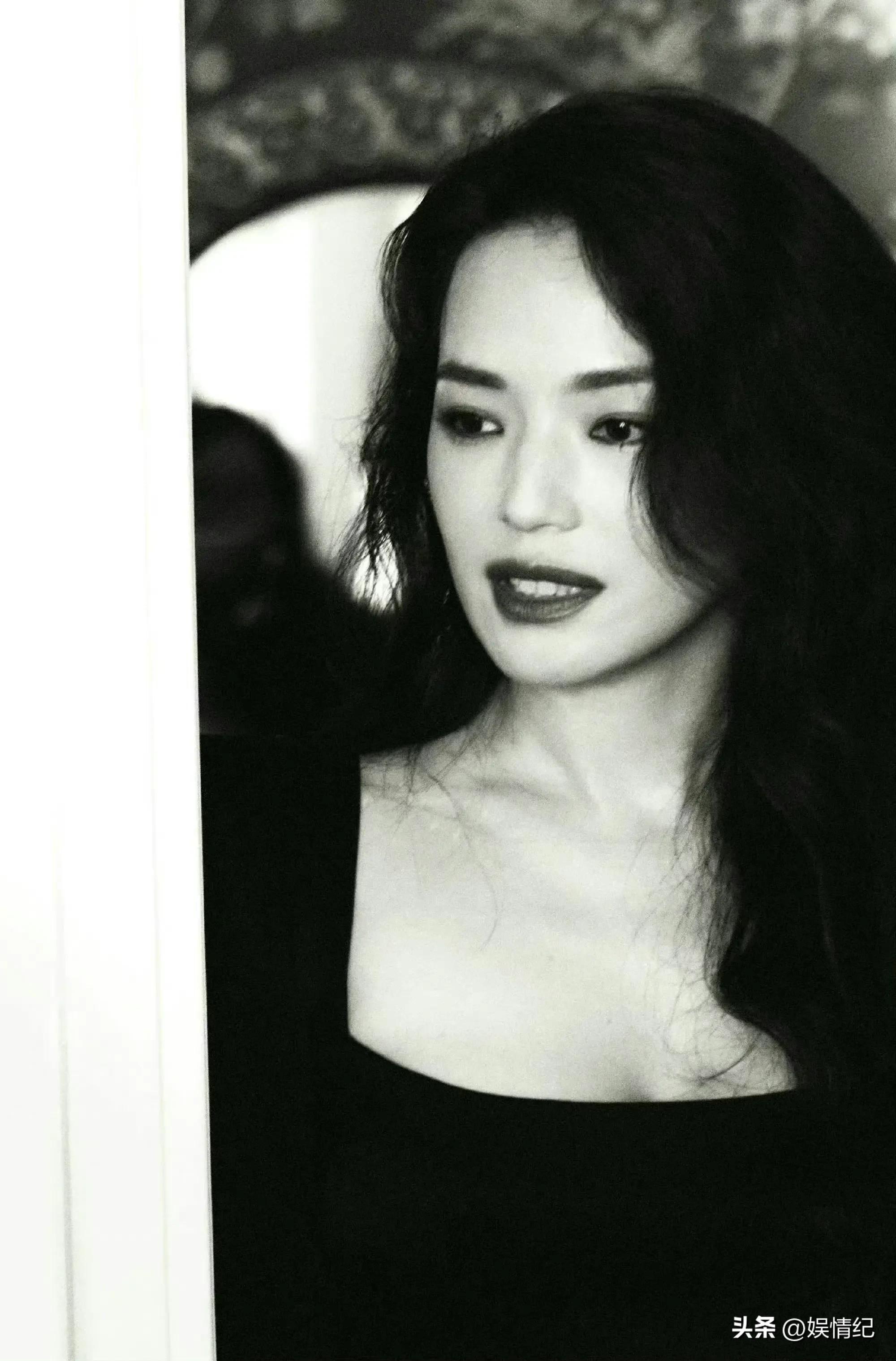 杨幂和赵丽颖最新杂志封面来比美,赵丽颖和杨幂谁拍的杂志多