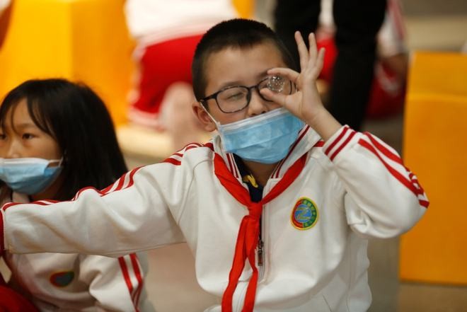 在太空中流了眼泪怎么办,在太空中流眼泪是怎样的