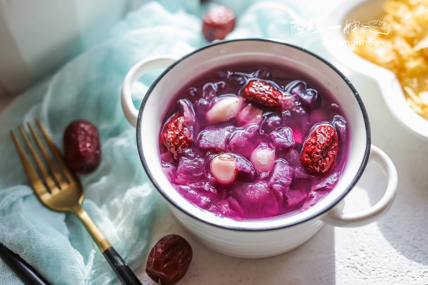 银耳养肺怎么做,银耳炖什么好吃又养胃又养肺