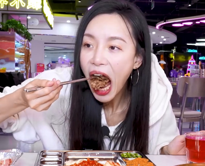 网红吃播小贝“翻车”？90分钟吃不完一碗米线，卖的货不好吃