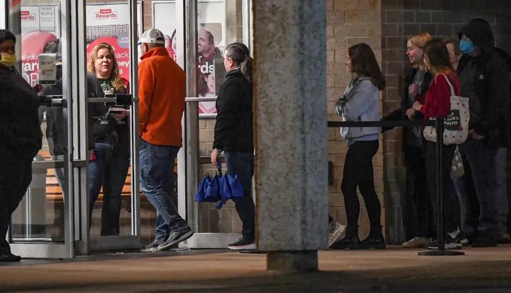 一个时代完美谢幕,一个时代正在谢幕