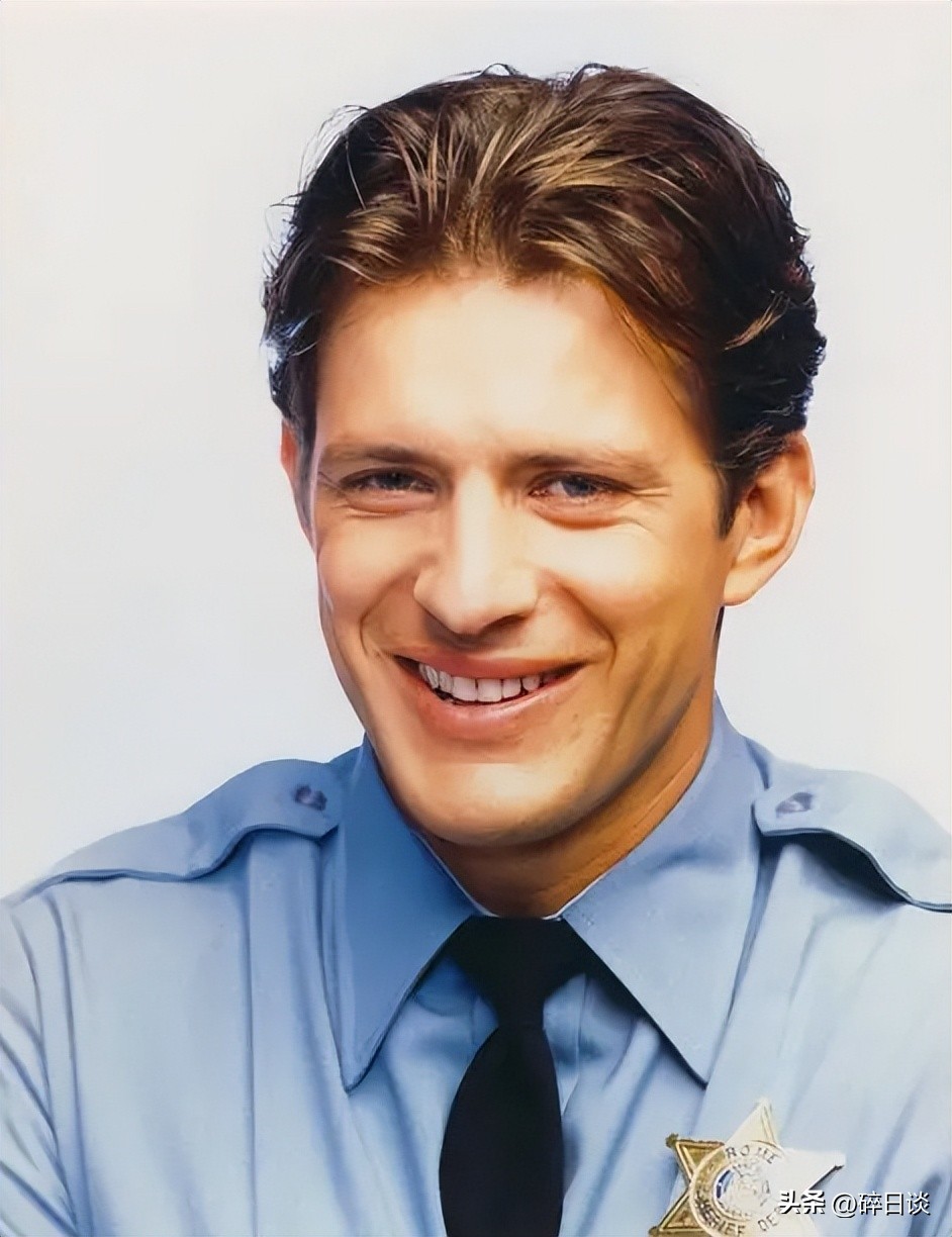 影视人物志《科斯塔斯·曼迪勒》性格沉稳冷血残酷的竖锯门徒