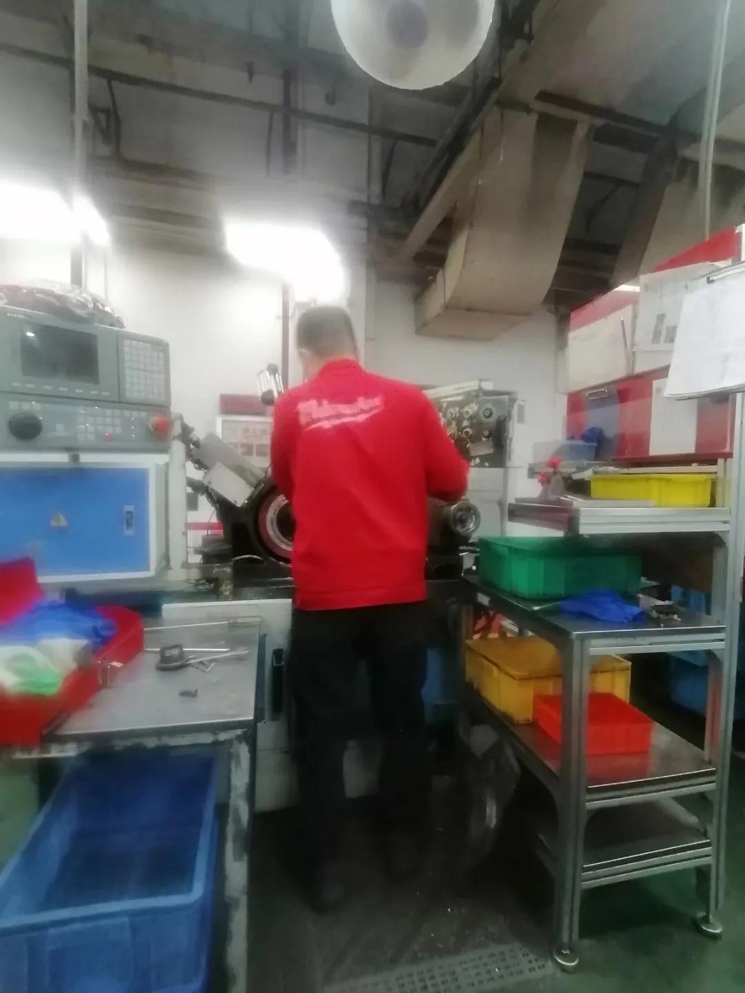 东莞五金鞋扣厂打工真实生活,东莞五金厂上班又脏又累