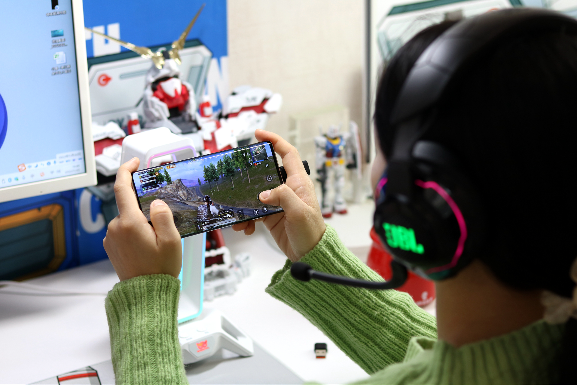 2000块钱买个蓝牙音箱值吗,专业人士jbl头戴式耳机推荐