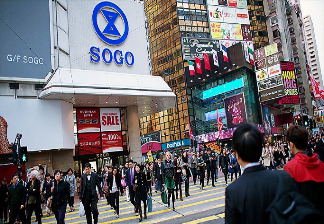 暴亏13亿，惨变空城！爆火20年的香港巨头，被内地游客抛弃了