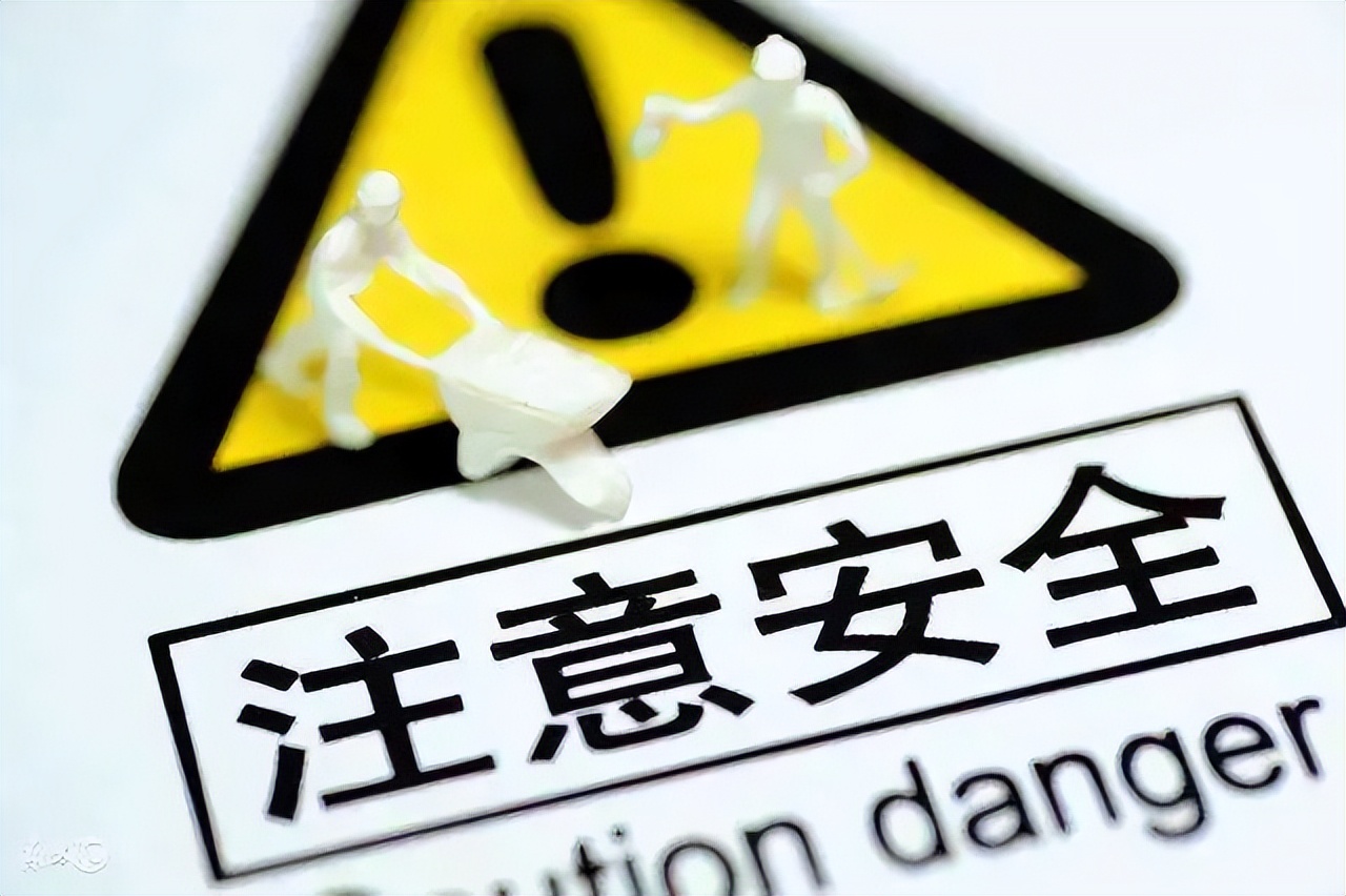 交通安全提示春季行车四防三注意,五一驾车出行交通安全提示