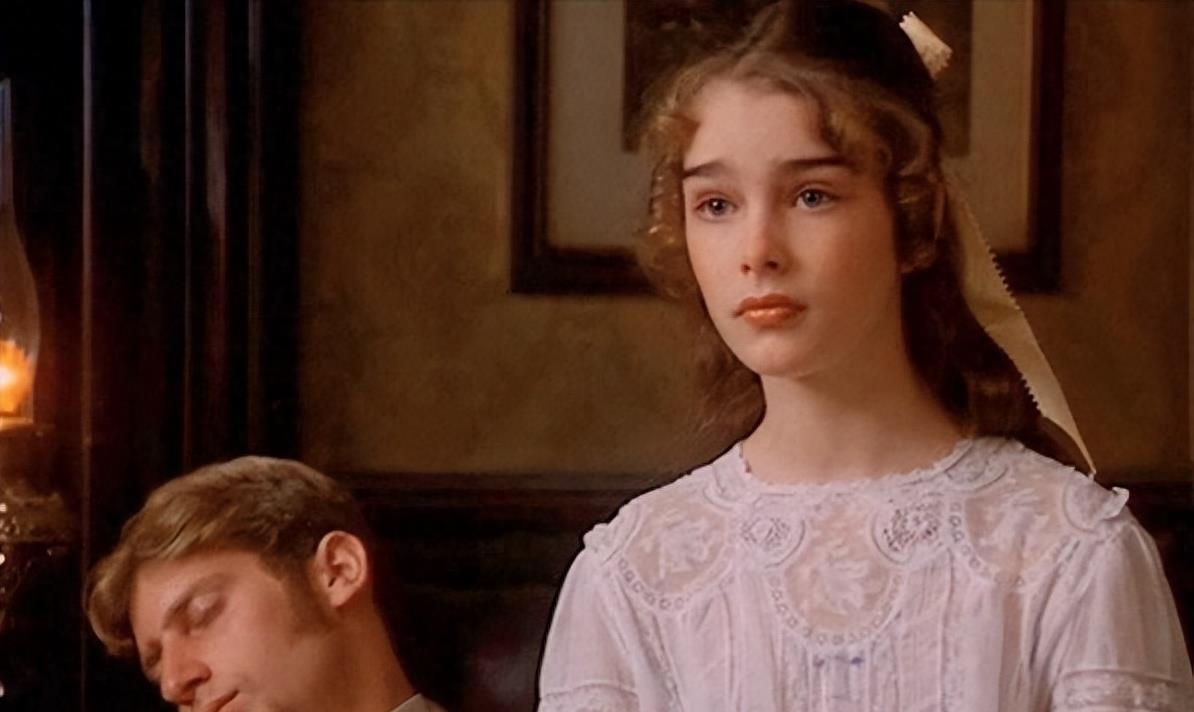 10岁全裸出镜，20岁声称自己仍是处女，“美国舒淇”的裸照风波