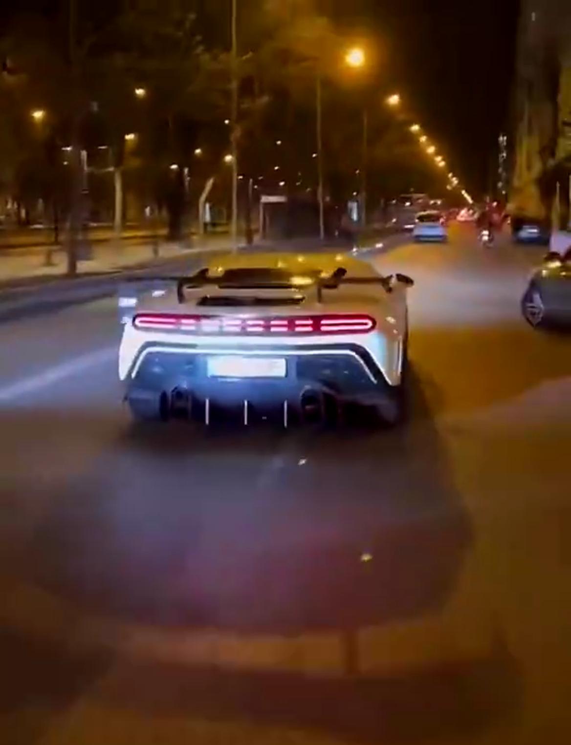 c罗开兰博基尼,c罗单手开布加迪