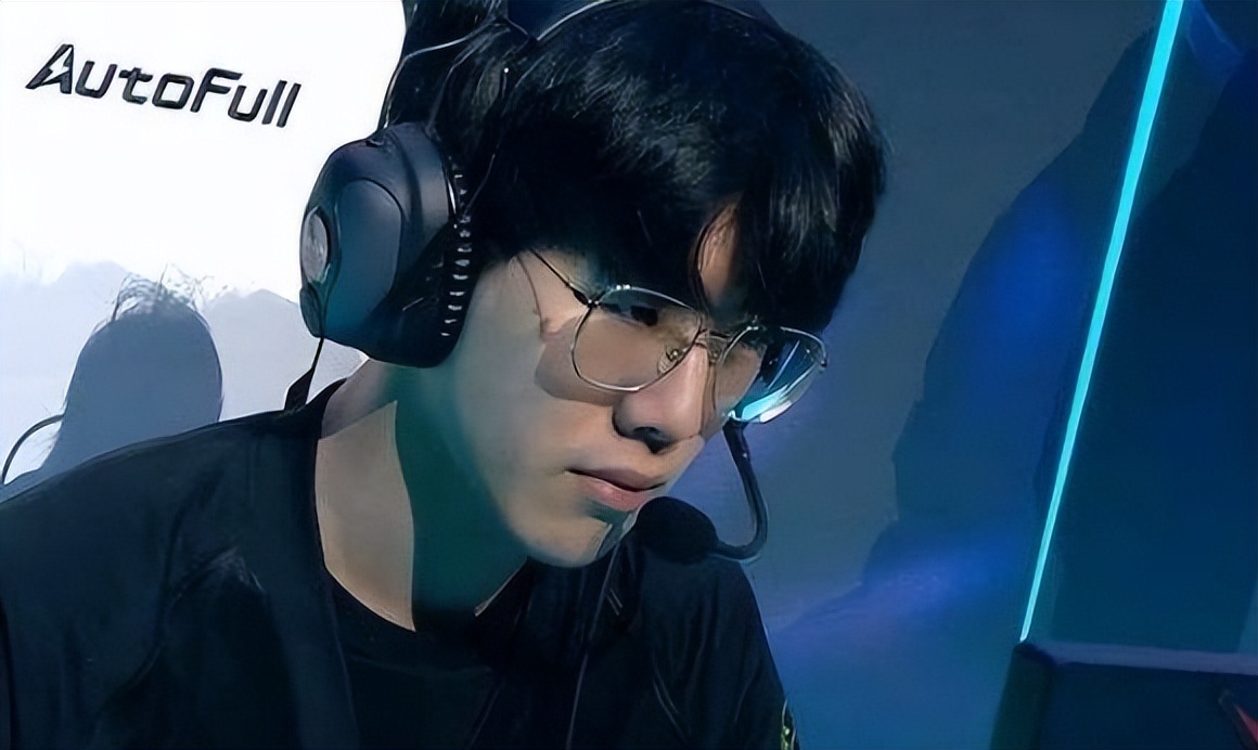 theshy开黑搬rookie英雄,theshy武圣1v4