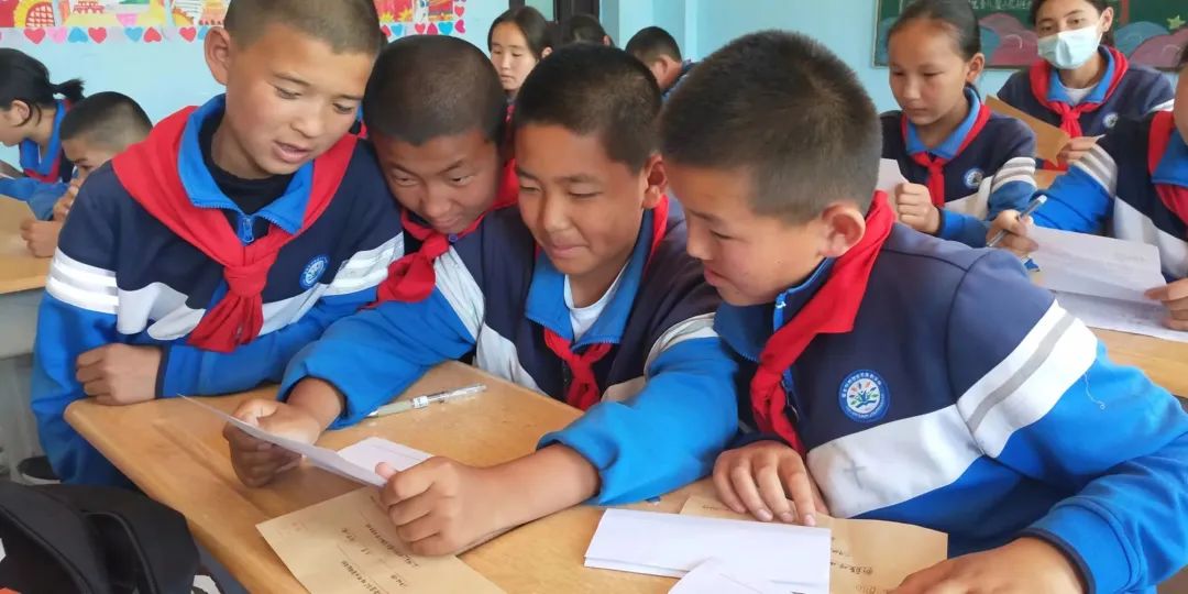 辽疆书信手拉手队员见面,手拉手心连心民族团结一家亲书信