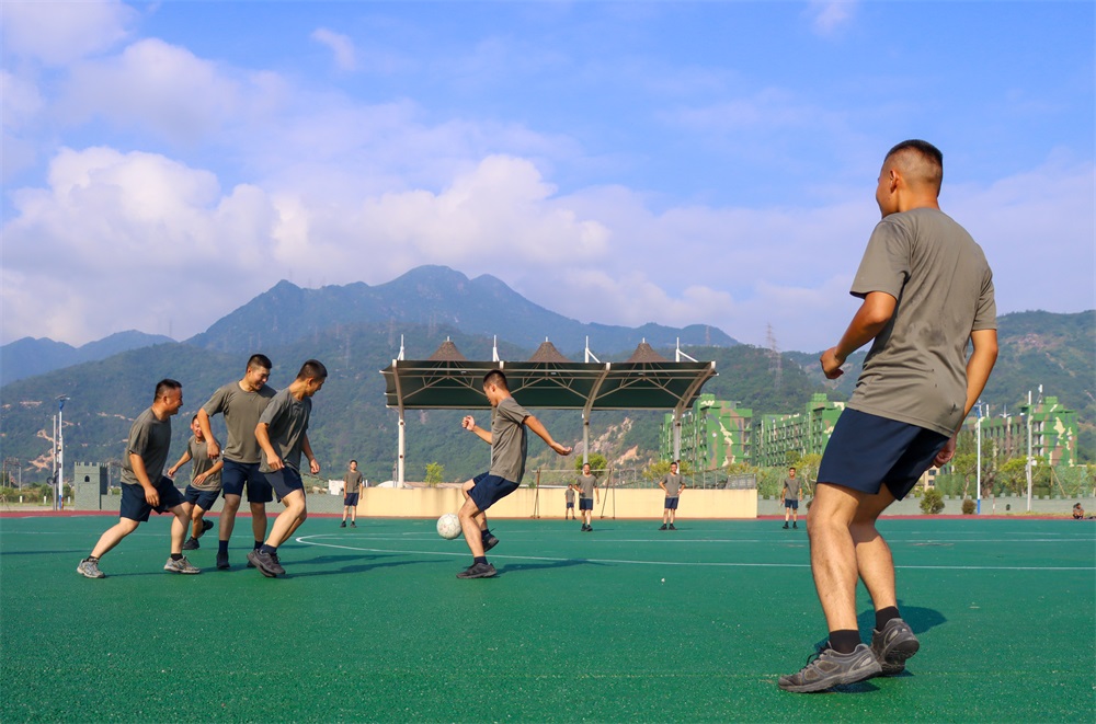 第71集团军：开展群众性文化活动，官兵欢度国庆