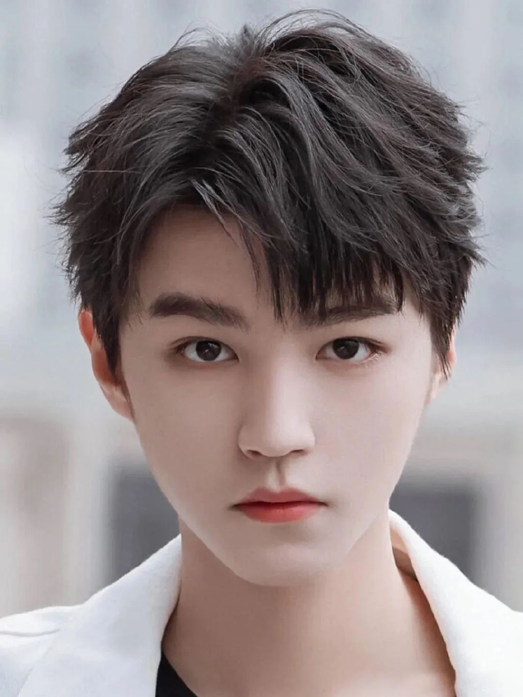 男士头发稀少适合剪什么发型,35到40岁的男士发型怎么剪